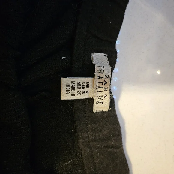 Zara for TRAFALUG Black Embroidered Shorts - Picture 3 of 8